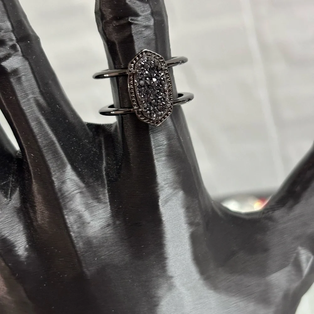 Kendra Scott Elyse Ring in Gunmetal - Picture 4 of 8